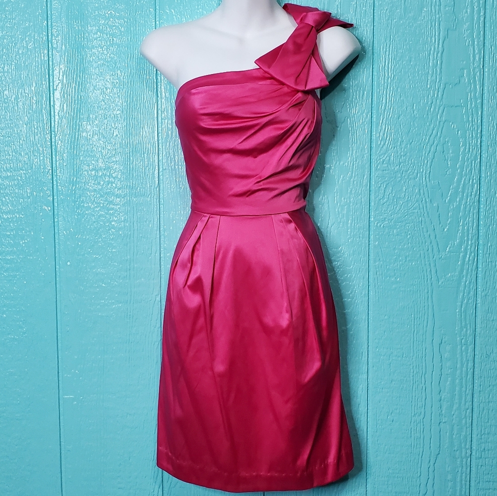 B. SMART hot pink one shoulder zipper bodycon
